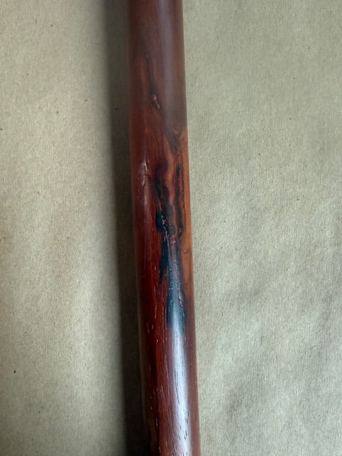 D Grand, marks on neck