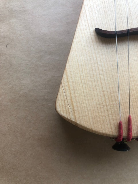 G SlimPicker Spruce with small top crack